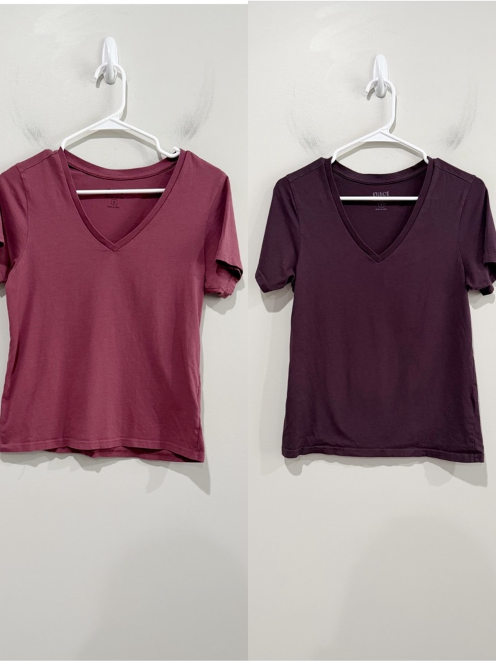PACT Organic Cotton V-Neck Tee Shirt Lot of 2 Size Small